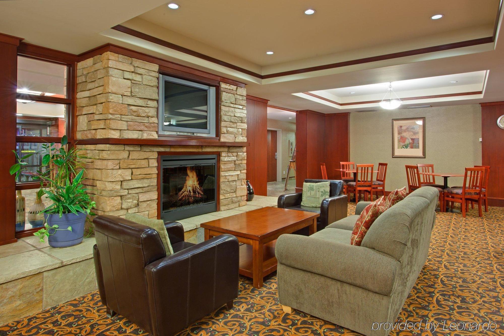 Holiday Inn Express Hotel & Suites Sherwood Park-Edmonton Area By Ihg Dalaman gambar